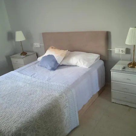 Alquilo Con Bano Y Cocina Compartida Apartamento