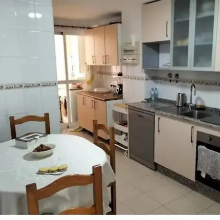 Alquilo Con Bano Y Cocina Compartida アパート トレモリノス